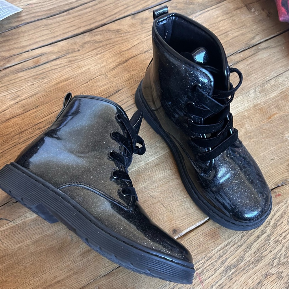 Black glitter combat boots kids girls size 2.5 like new EUC